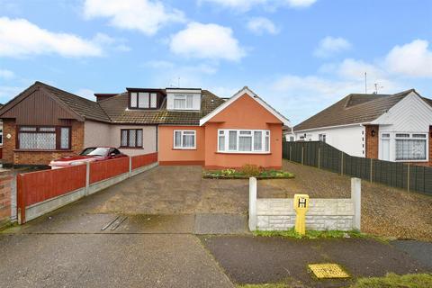 5 bedroom chalet for sale, Stevens Close, Canvey Island SS8