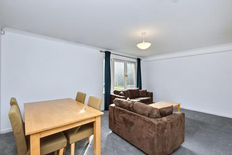 1/3 Duke Place, Edinburgh, EH6 8HP