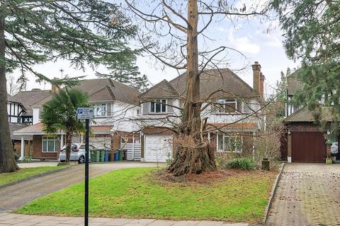 4 bedroom detached house for sale, Canons Drive, Edgware, Middlesex