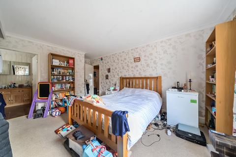 4 bedroom detached house for sale, Canons Drive, Edgware, Middlesex