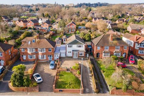 4 bedroom detached house for sale, Henley Road, Reading RG4