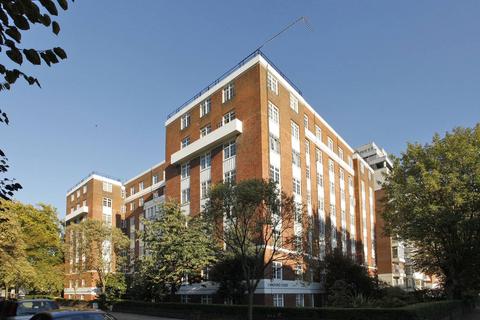 Studio for sale, Langford Court, St John's Wood, London, NW8