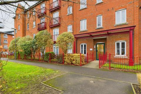 2 bedroom flat for sale, Coxhill Way, Aylesbury HP21