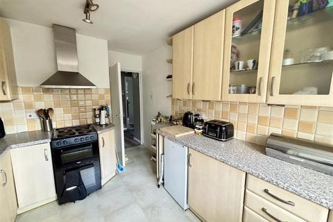 2 bedroom flat for sale, Symes Road, Poole BH15