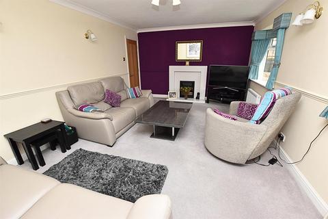 7 Cardiff Avenue, New Waltham, Grimsby, DN36 4QD