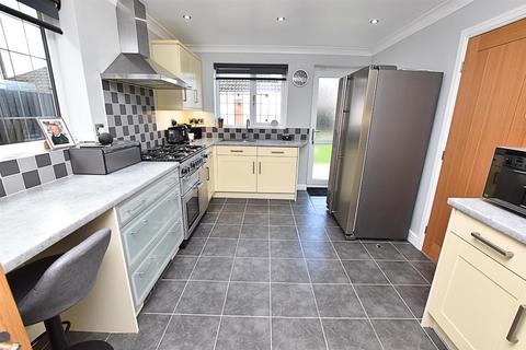 7 Cardiff Avenue, New Waltham, Grimsby, DN36 4QD