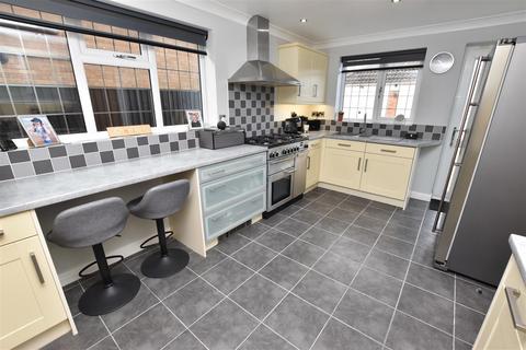 7 Cardiff Avenue, New Waltham, Grimsby, DN36 4QD