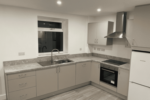 Studio to rent, Windmill Lane, Smethwick, B66
