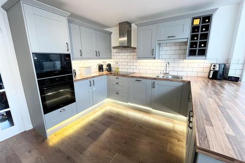 285 Highview, Vigo, Gravesend, DA13 0UY
