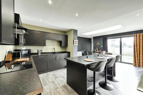 9 Greens Lane, Wawne, Hull, HU7 5XT