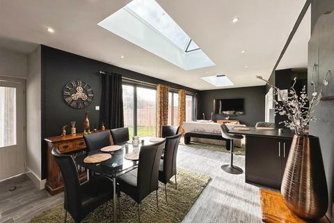 9 Greens Lane, Wawne, Hull, HU7 5XT
