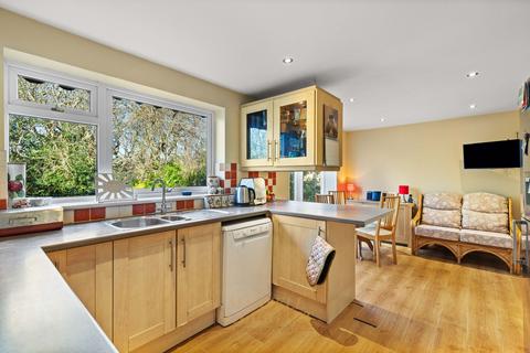 3 Alders View Drive, East Grinstead, RH19 2DN