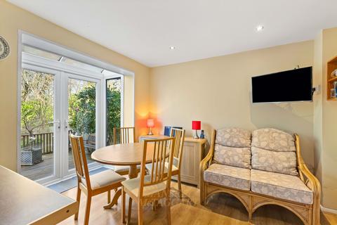 3 Alders View Drive, East Grinstead, RH19 2DN