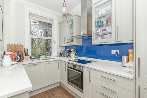 2 bedroom flat to rent, Nascot Street, London W12