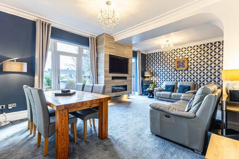 4 bedroom detached house for sale, Poplar Avenue, Wakefield, WF2
