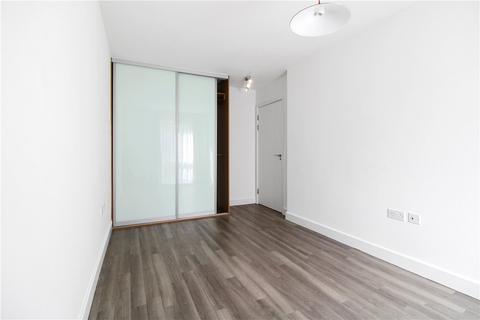 2 bedroom flat to rent, Adenmore Road, London, SE6