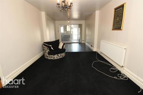 3 bedroom semi-detached house to rent, Jellicoe Road, Leicester