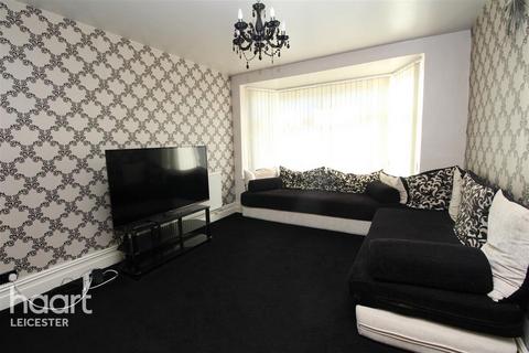 3 bedroom semi-detached house to rent, Jellicoe Road, Leicester