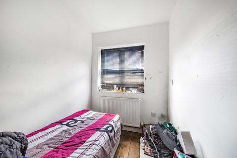 83 Brookdene Road, London, SE18 1EH