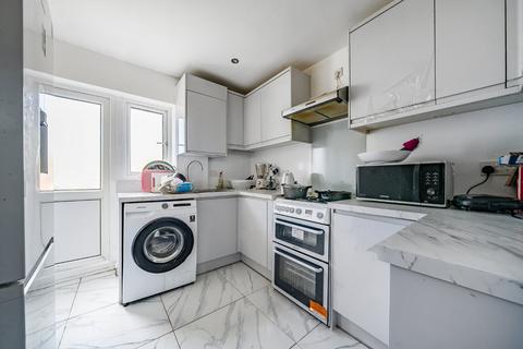 83 Brookdene Road, London, SE18 1EH