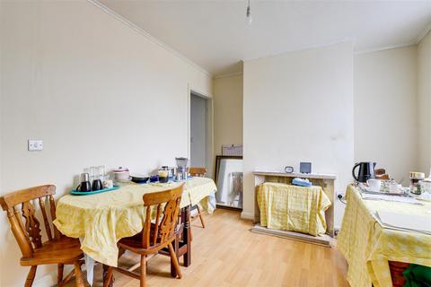 2 bedroom end of terrace house for sale, Holland Street, Hyson Green NG7