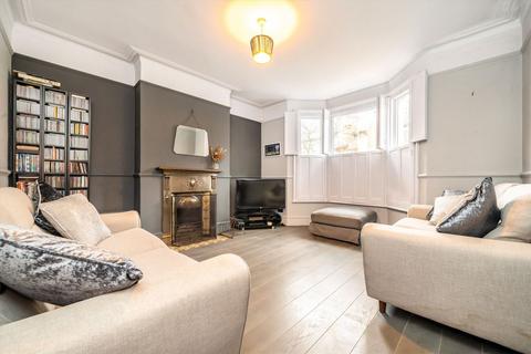undefined, Avenue Road, Brentford TW8