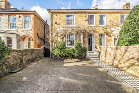 27 Tudor Road, Kingston Upon Thames, KT2 6AS