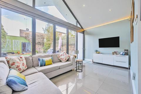 27 Tudor Road, Kingston Upon Thames, KT2 6AS