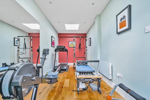 27 Tudor Road, Kingston Upon Thames, KT2 6AS