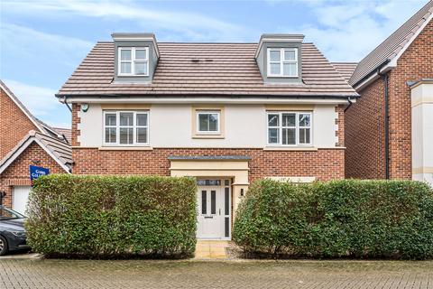 5 bedroom detached house to rent, Truesdales, Ickenham, Uxbridge, UB10