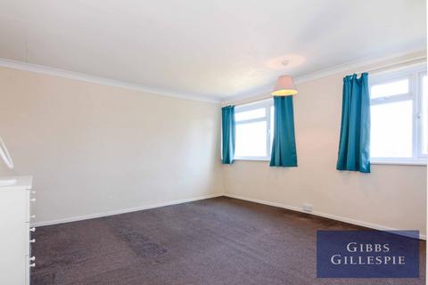 2 bedroom flat to rent, Badminton Close, Harrow, HA1