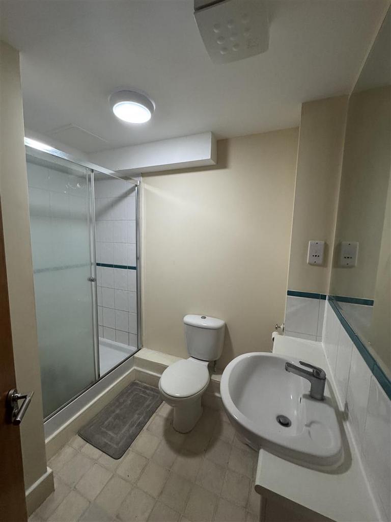 BATHROOM.jpeg