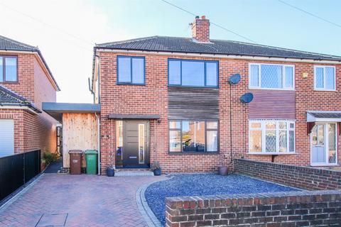 3 bedroom semi-detached house for sale, Smithson Avenue, Castleford WF10