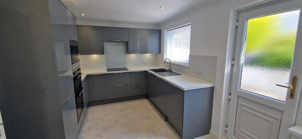 Dining kitchen