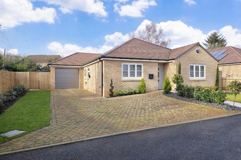 3 bedroom detached bungalow for sale, Park View, Moulton,  Northamptonshire, NN3 7UZ