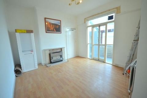 4 bedroom terraced house to rent, Leyton Park Road London E10 5RL