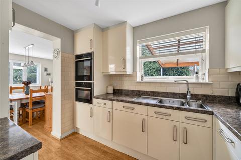 2 Shuttlemead, Bexley, DA5 1RH