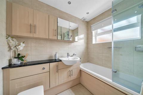 2 Shuttlemead, Bexley, DA5 1RH