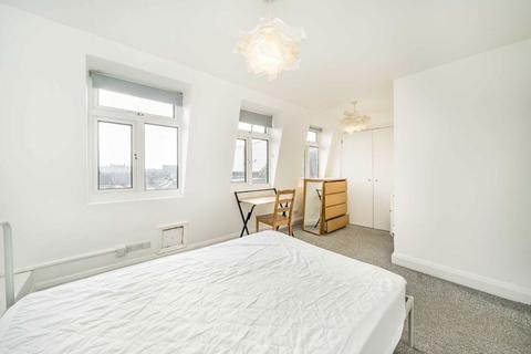 2 bedroom flat to rent, Tooting High Street, London SW17