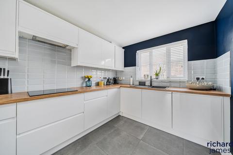 2b Dragonfly Road, Swindon, SN3 4ET