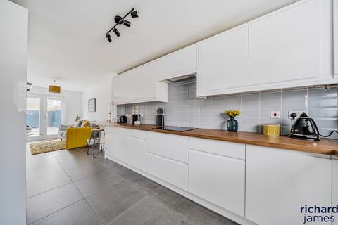 2b Dragonfly Road, Swindon, SN3 4ET