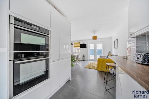2b Dragonfly Road, Swindon, SN3 4ET