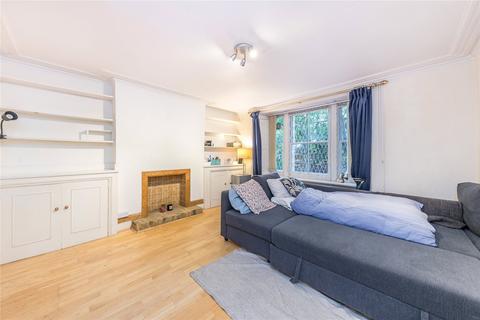 Studio to rent, London SW8