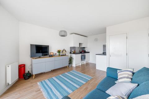 1 bedroom flat for sale, Cowleaze Road, Kingston Upon Thames, KT2