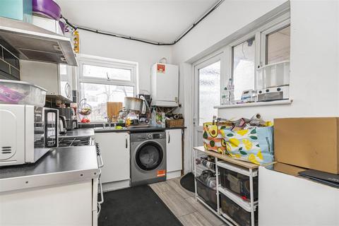 2 bedroom maisonette for sale, Westview Close, Neasden