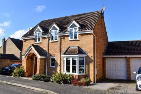 4 bedroom detached house for sale, Coulthard Close, Towcester, NN12