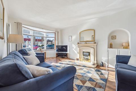 102 Hillview Drive, Clarkston, Glasgow, G76 7JD