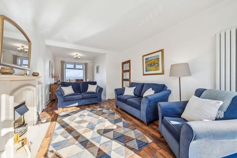 102 Hillview Drive, Clarkston, Glasgow, G76 7JD