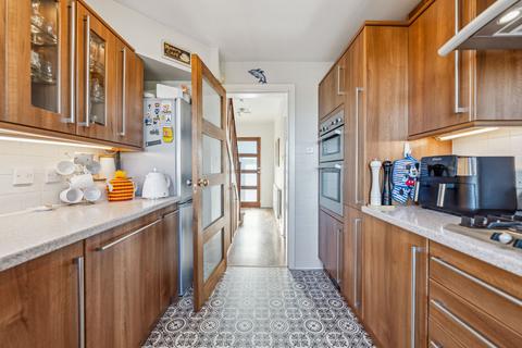102 Hillview Drive, Clarkston, Glasgow, G76 7JD