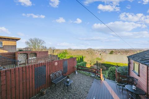 102 Hillview Drive, Clarkston, Glasgow, G76 7JD